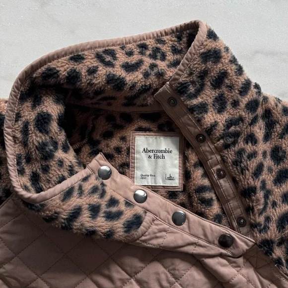 Abercrombie & Fitch Women's Asymmetrical Snap-Up Fleece Size L - Picture 11 of 13